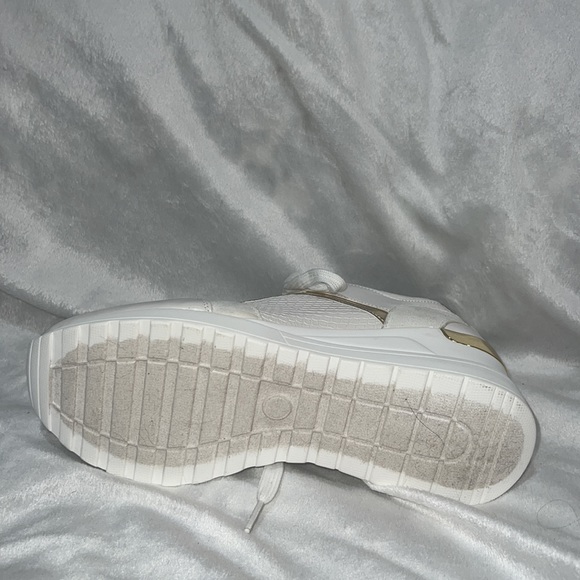 Iman White Sneakers, Size 7.5, Brand New - Picture 3 of 6